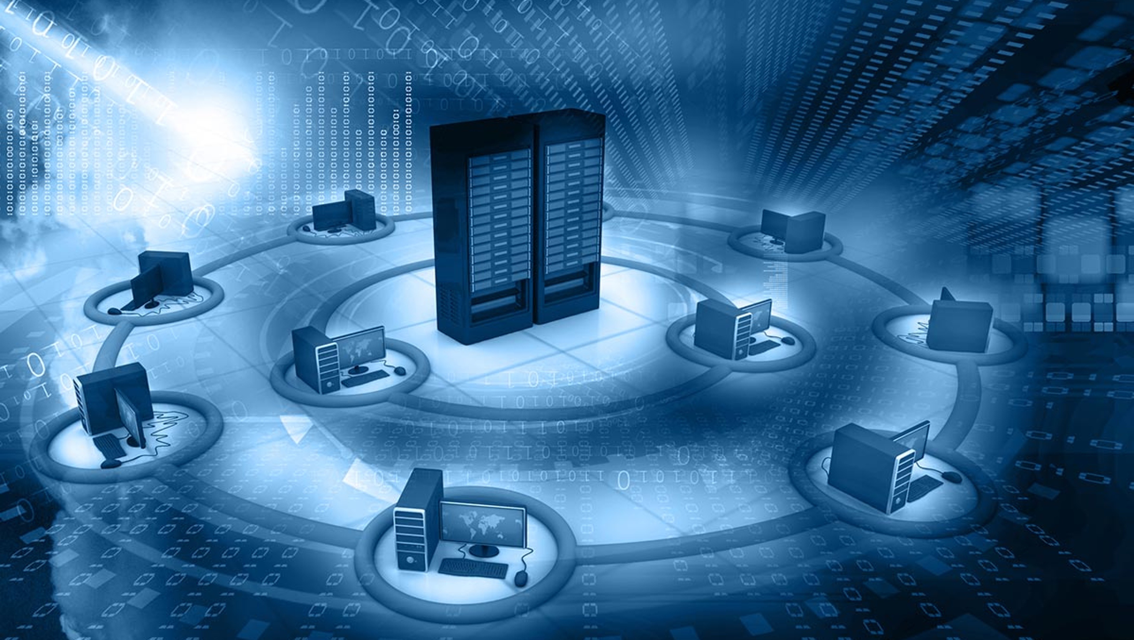 Equipo de tecnología analizando procesos empresariales e indicadores digitales